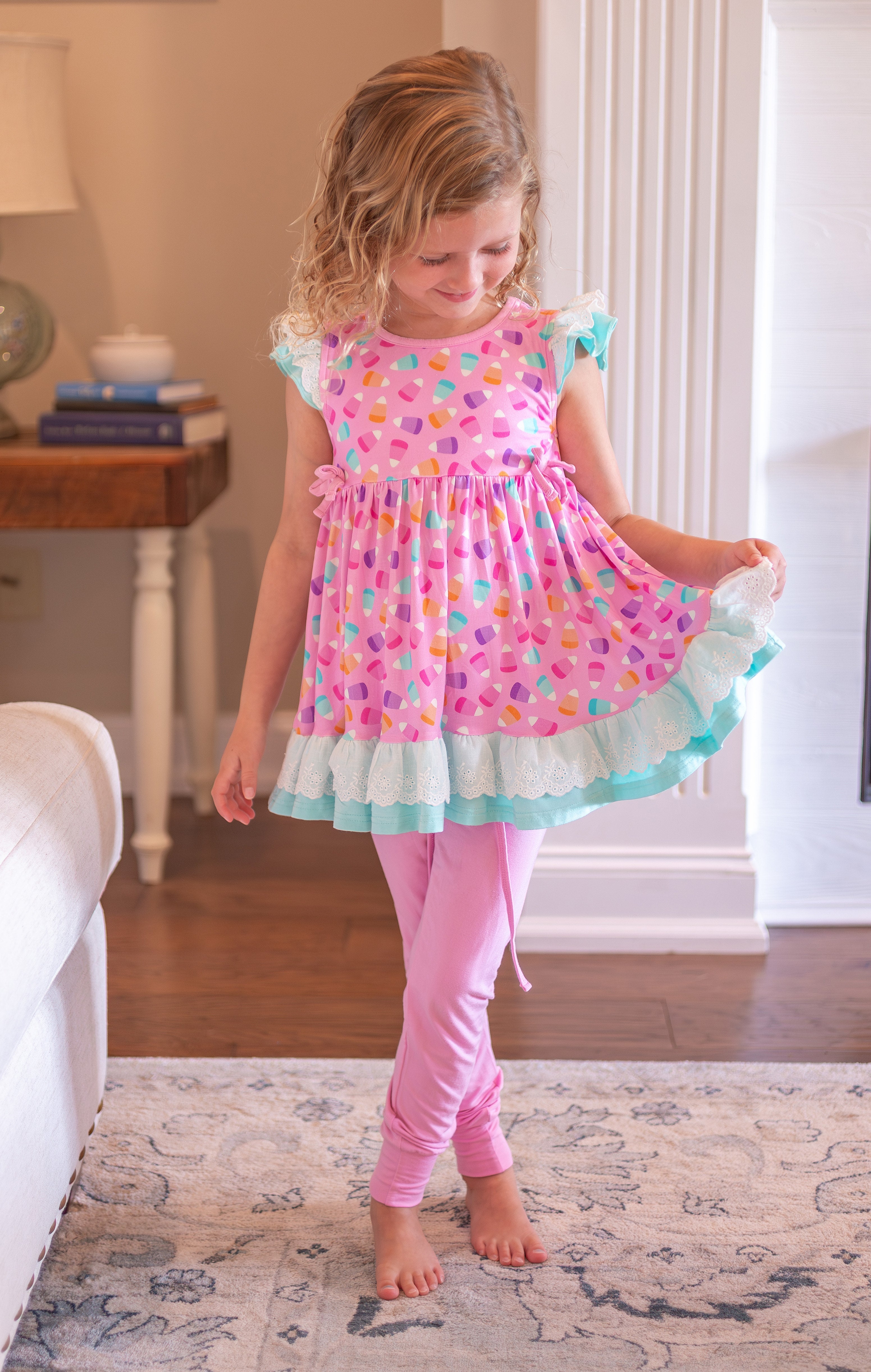 Bamboo Candy Corn Skirted Lounge