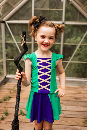Winnie Spooky Sister Athletic Skort Set & Green Cape